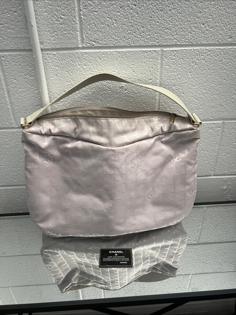 LARGE TRAVEL CHANEL Light Pink Shoulder Bag with Cream Strap - Picture 2 of 7